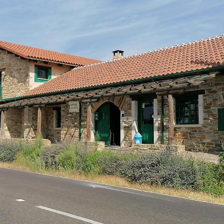 Hosteria Casa Flor Murias de Rechivaldo ภายนอก รูปภาพ
